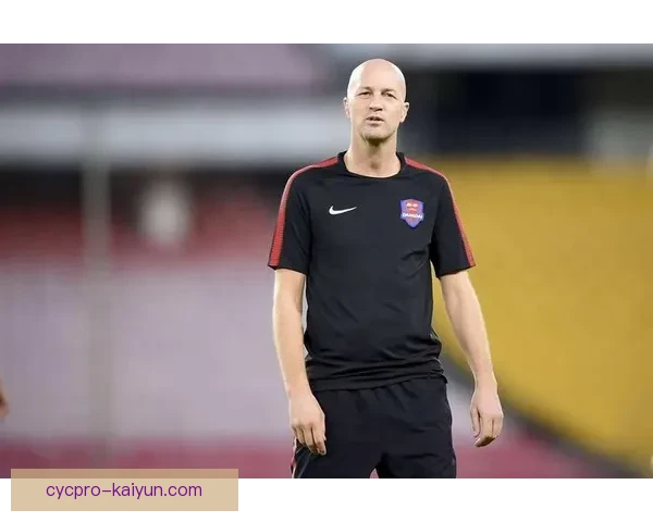 克鲁伊夫执教理念对现代足球战术体系的持续影响